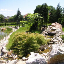 výstavba záhradných jazierok a iných vodných prvkov v záhrade